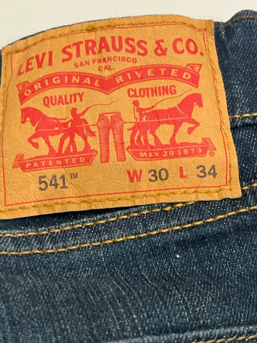 Levi’s 541 30 x 34 Men's Dark Blue Straight-Leg Jeans